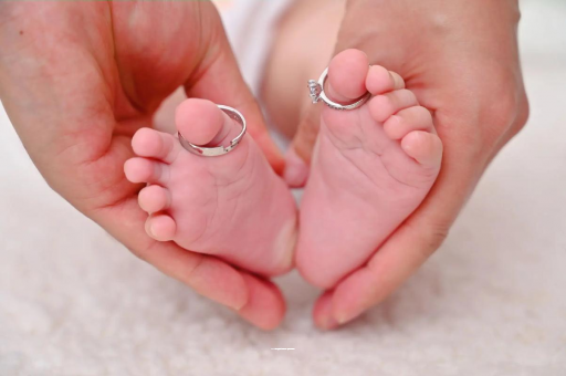 冷水江怀孕肚子一边高一边低